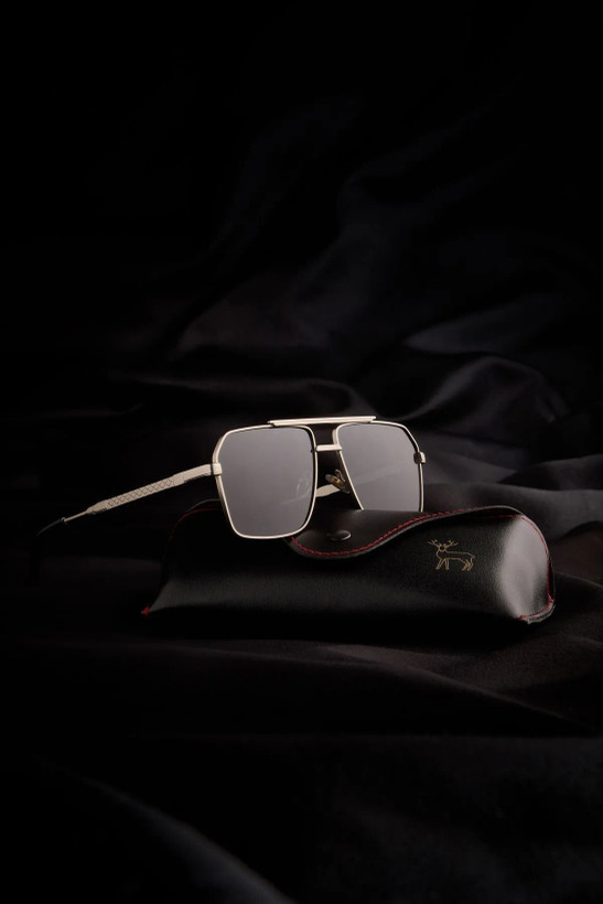 عینک آفتابی مشکی نقره ای تیتانیوم پولاریزه Eyesofia Sao Paulo