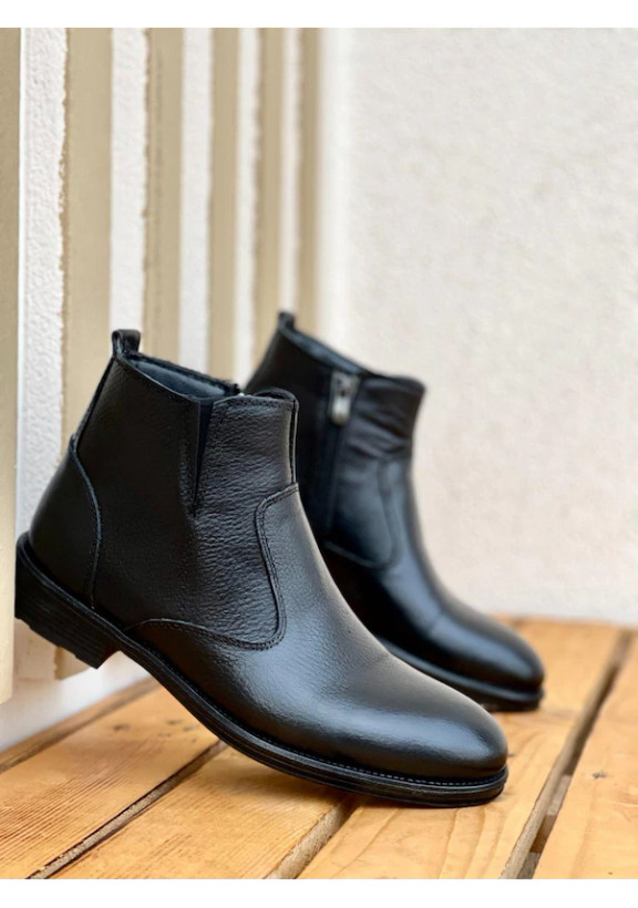 چکمه مردانه چرم اصل Muggo