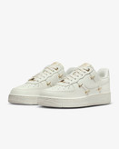 کتونی روزمره زنانه Nike Air Force 1 ’07 LX برند Nike (نایک)