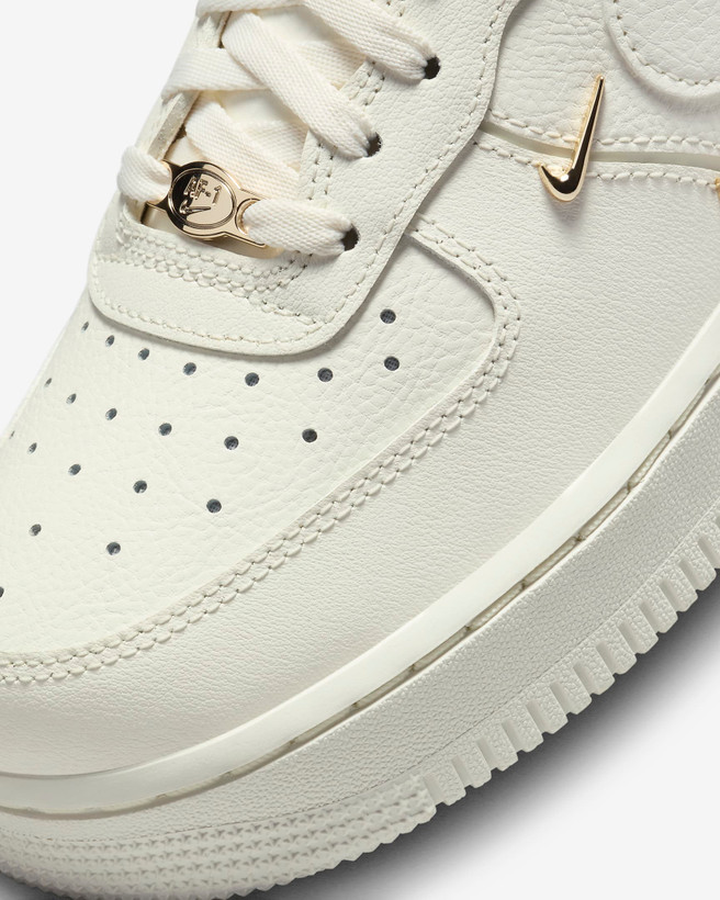 کتونی روزمره زنانه Nike Air Force 1 ’07 LX برند Nike (نایک)
