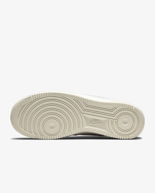 کتونی روزمره زنانه Nike Air Force 1 Low Premium برند Nike (نایک)