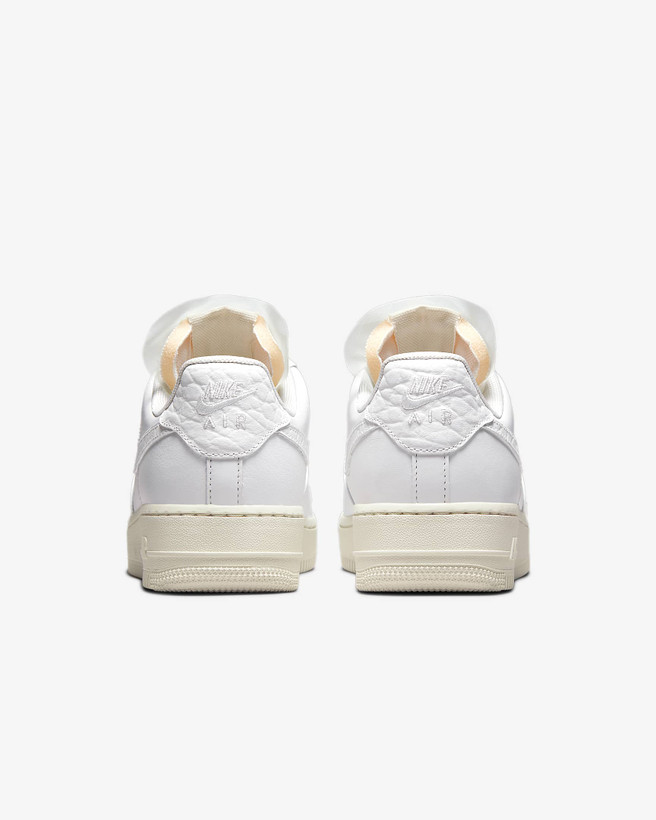 کتونی روزمره زنانه Nike Air Force 1 Low Premium برند Nike (نایک)
