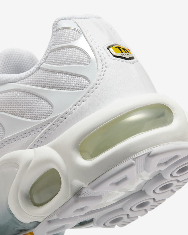 کتونی روزمره زنانه Nike Air Max Plus برند Nike (نایک)