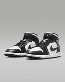 کتونی روزمره زنانه Air Jordan 1 Mid برند Nike (نایک)
