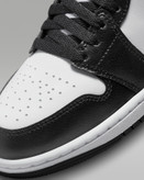 کتونی روزمره زنانه Air Jordan 1 Mid برند Nike (نایک)