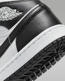 کتونی روزمره زنانه Air Jordan 1 Mid برند Nike (نایک)