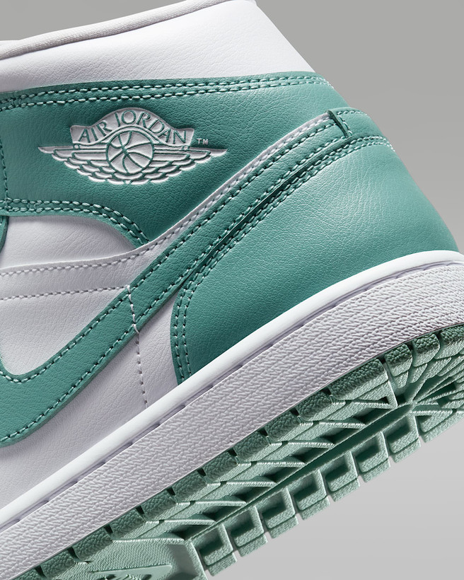 کتونی روزمره زنانه Air Jordan 1 Mid برند Nike (نایک)