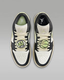 کتونی روزمره زنانه Air Jordan 1 Low SE برند Nike (نایک)