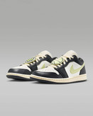 کتونی روزمره زنانه Air Jordan 1 Low SE برند Nike (نایک)
