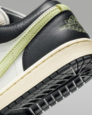 کتونی روزمره زنانه Air Jordan 1 Low SE برند Nike (نایک)