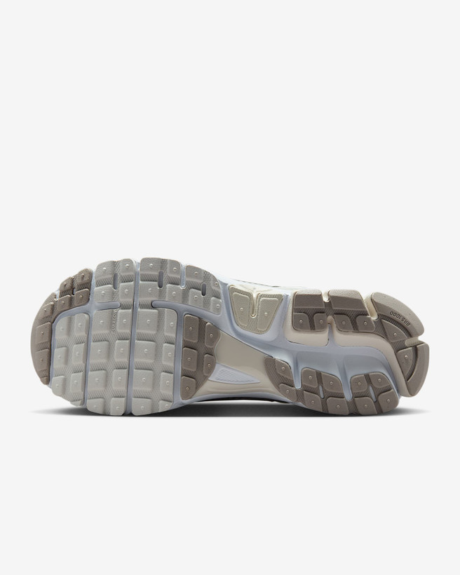 کتونی روزمره زنانه Nike Zoom Vomero 5 برند Nike (نایک)