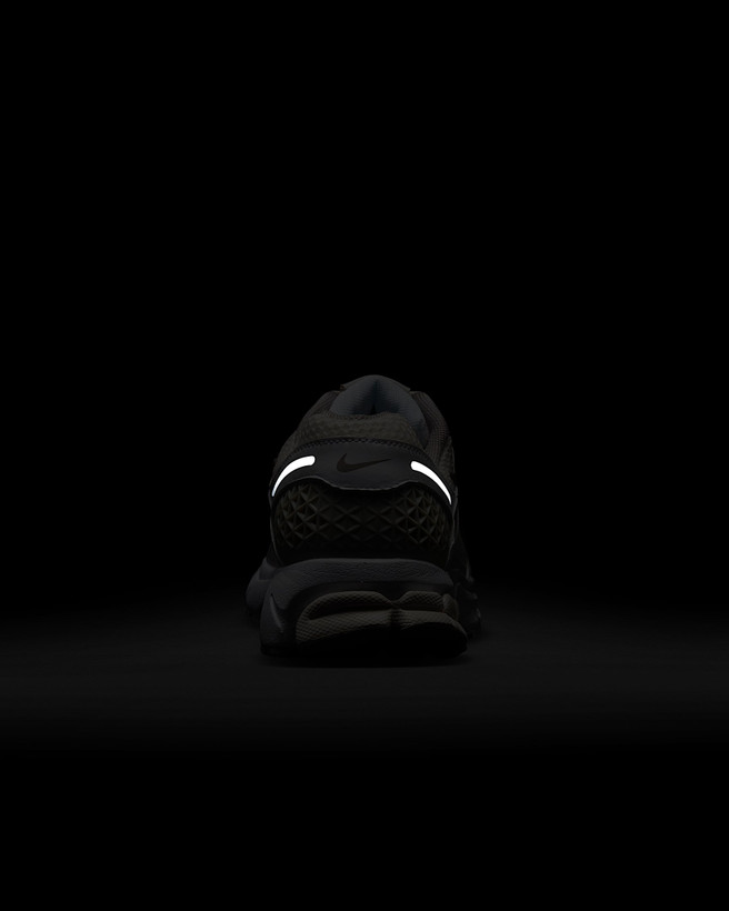 کتونی روزمره زنانه Nike Zoom Vomero 5 برند Nike (نایک)