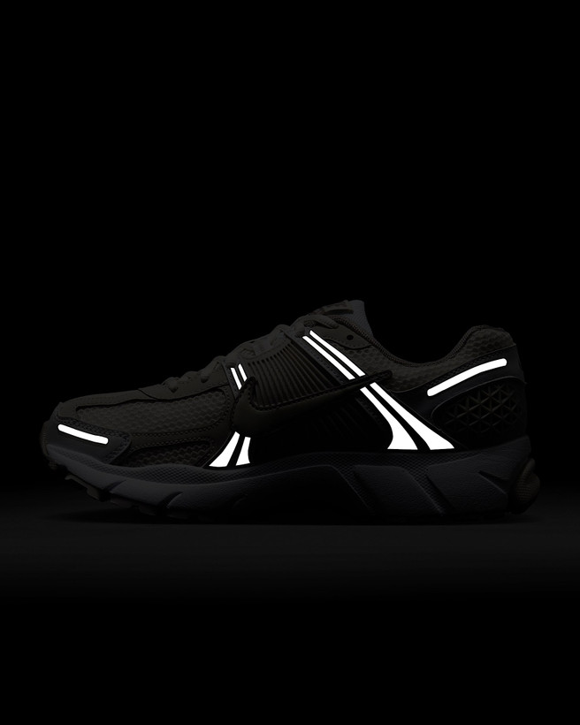 کتونی روزمره زنانه Nike Zoom Vomero 5 برند Nike (نایک)