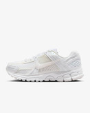 کتونی روزمره زنانه Nike Zoom Vomero 5 SE برند Nike (نایک)