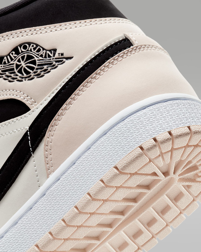 کتونی روزمره زنانه Air Jordan 1 Mid برند Nike (نایک)