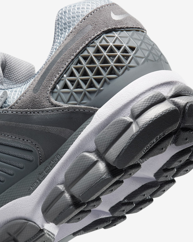 کتونی روزمره زنانه Nike Zoom Vomero 5 برند Nike (نایک)