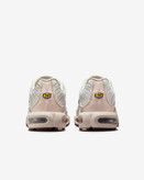 کتونی روزمره زنانه Nike Air Max Plus SE برند Nike (نایک)