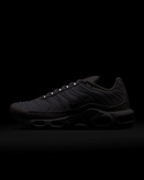 کتونی روزمره زنانه Nike Air Max Plus SE برند Nike (نایک)