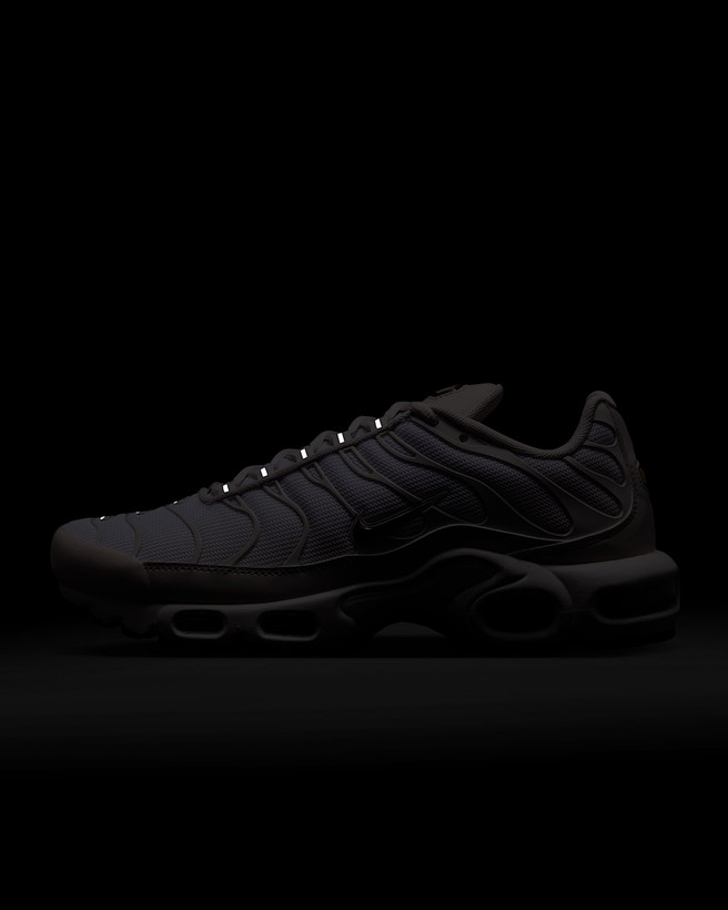 کتونی روزمره زنانه Nike Air Max Plus SE برند Nike (نایک)