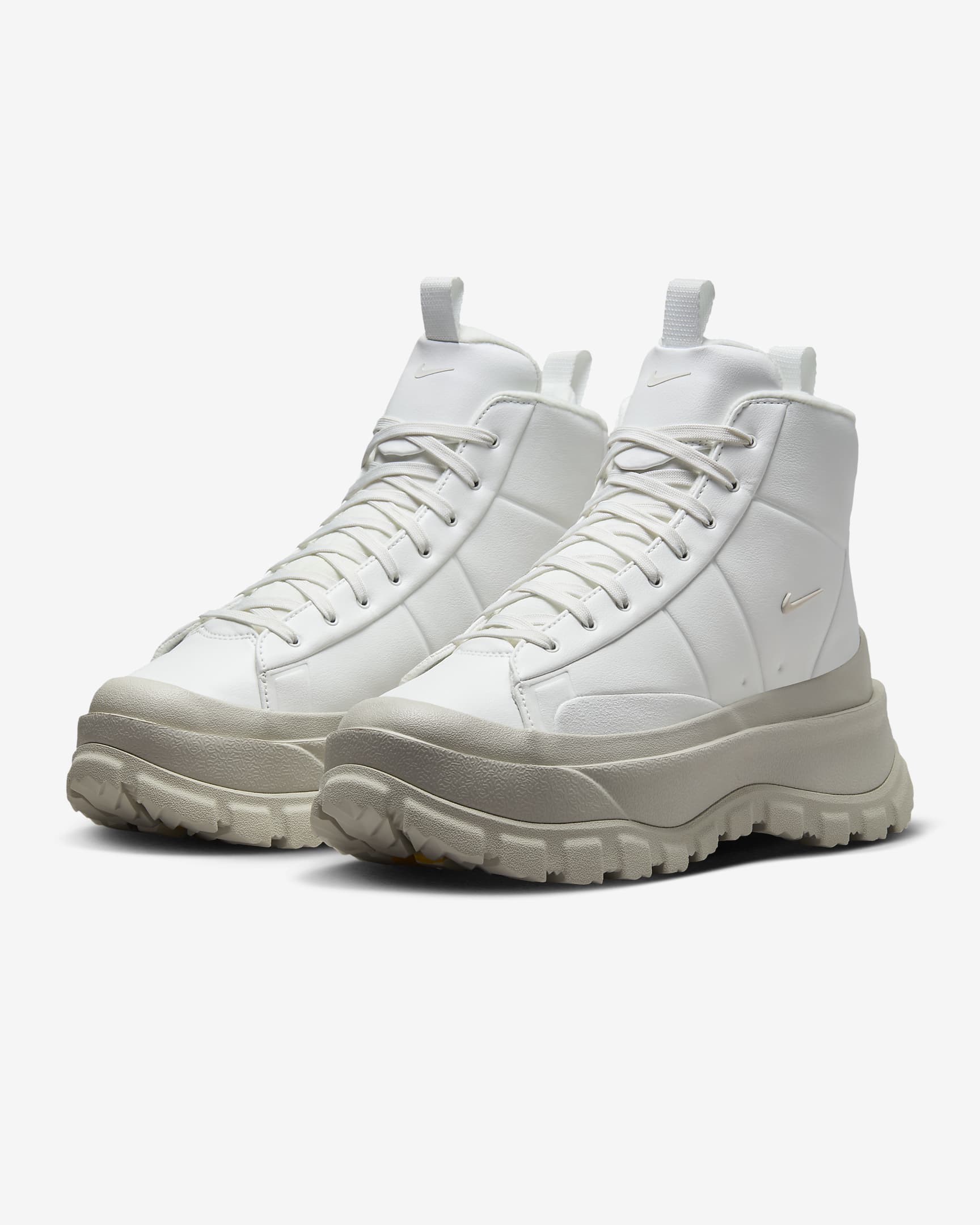 کتونی روزمره زنانه Nike Blazer Roam Mid برند Nike (نایک)