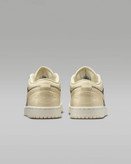 کتونی روزمره زنانه Air Jordan 1 Low SE برند Nike (نایک)
