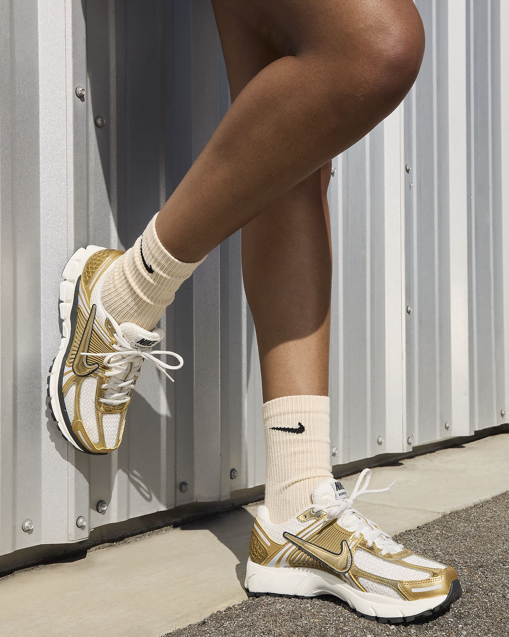 کتونی روزمره زنانه Nike Zoom Vomero 5 برند Nike (نایک)