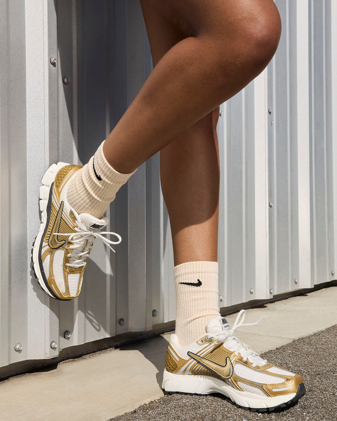 کتونی روزمره زنانه Nike Zoom Vomero 5 برند Nike (نایک)
