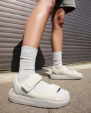 اسلیپر Nike Calm برند Nike (نایک)