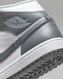 کتونی روزمره زنانه Air Jordan 1 Mid برند Nike (نایک)