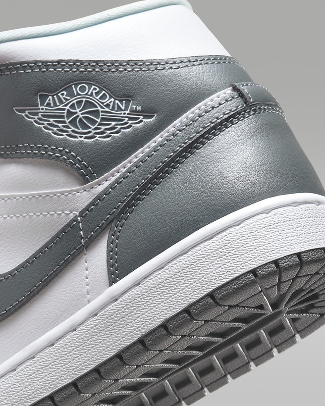 کتونی روزمره زنانه Air Jordan 1 Mid برند Nike (نایک)