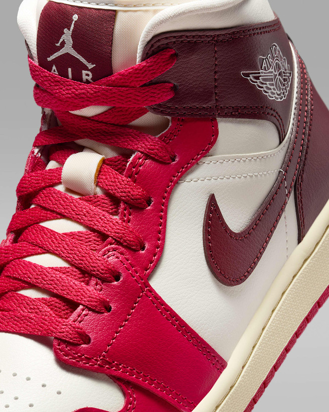 کتونی روزمره زنانه Air Jordan 1 Mid برند Nike (نایک)