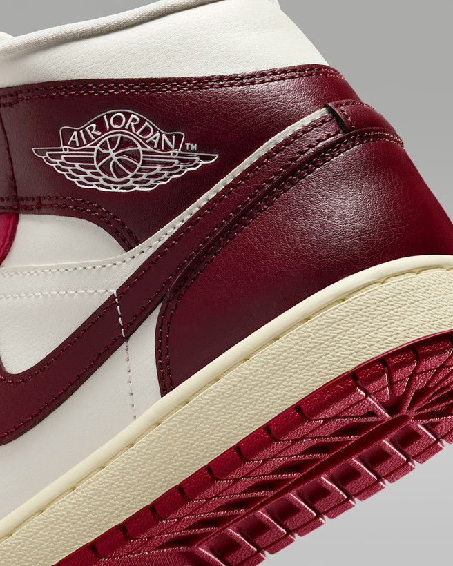 کتونی روزمره زنانه Air Jordan 1 Mid برند Nike (نایک)