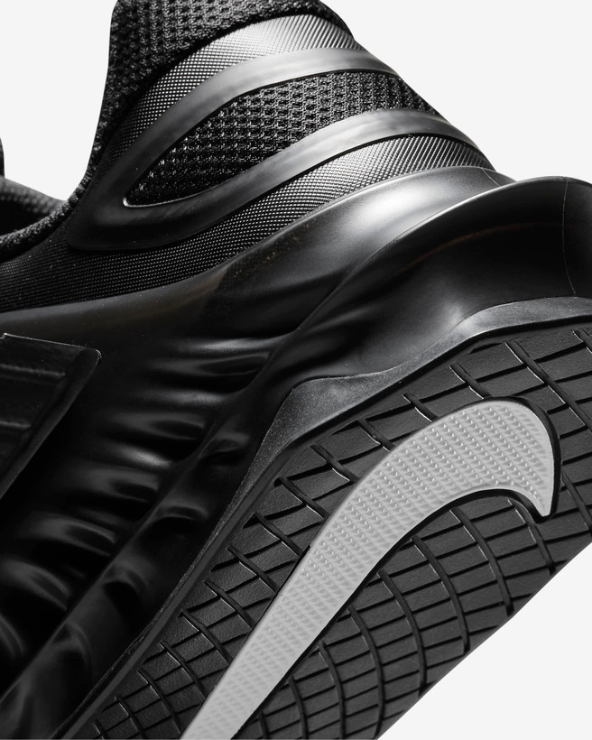 کفش ورزشی زنانه Nike Savaleos برند Nike (نایک)