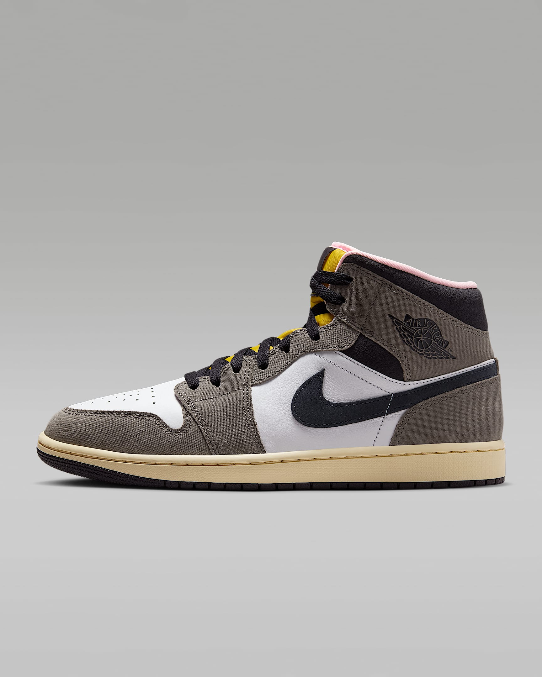کتونی روزمره کفش مردانه Air Jordan 1 Mid SE برند Nike (نایک)