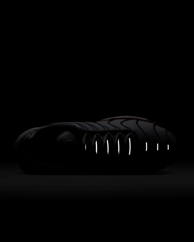 کتونی روزمره کفش مردانه Nike Air Max Plus برند Nike (نایک)