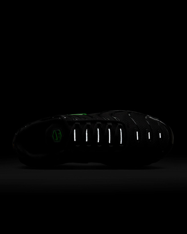کتونی روزمره کفش مردانه Nike Air Max Plus برند Nike (نایک)