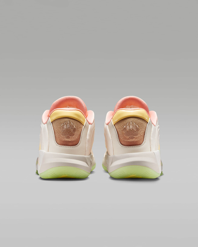 کفش ورزشی کفش مردانه Luka 4 "Light Orewood and Tangerine" برند Nike (نایک)