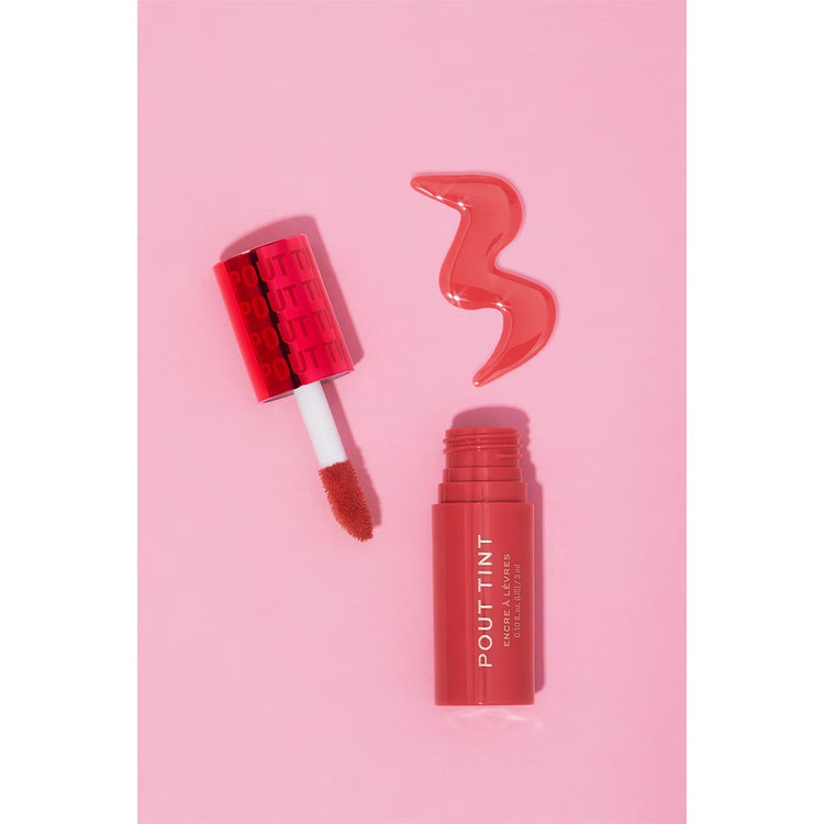 رژ لب مایع Revolution Pout Tint با رنگ مِیو مورد علاقه