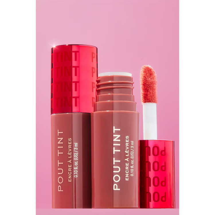 رژ لب مایع Revolution Pout Tint با رنگ مِیو مورد علاقه